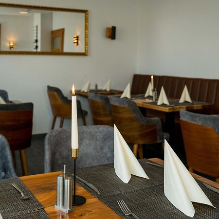 Roca Restaurant Und Hotel Bommersheim エクステリア 写真
