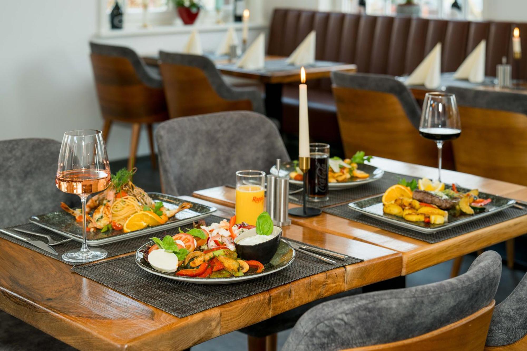 Roca Restaurant Und Hotel Bommersheim エクステリア 写真