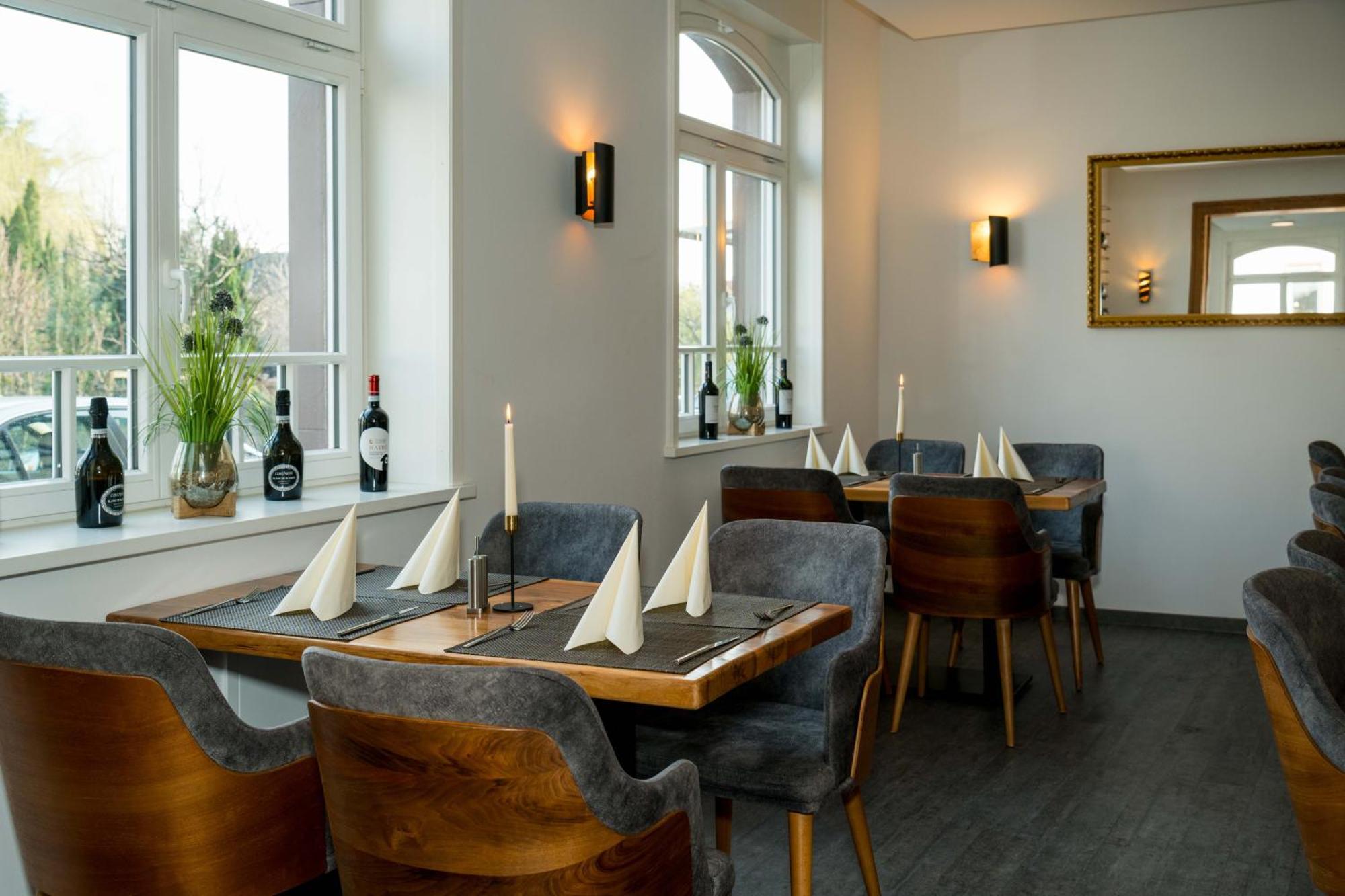 Roca Restaurant Und Hotel Bommersheim エクステリア 写真