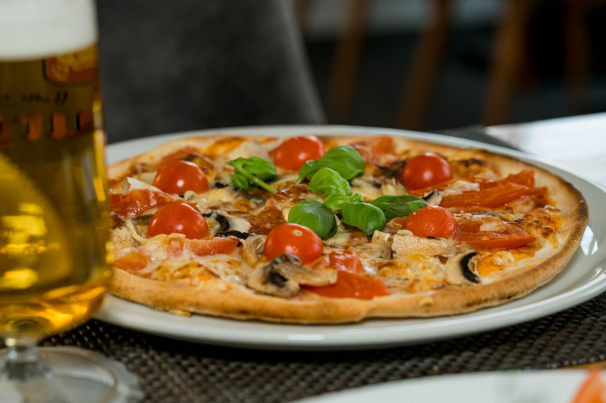 Roca Restaurant Und Hotel Bommersheim エクステリア 写真