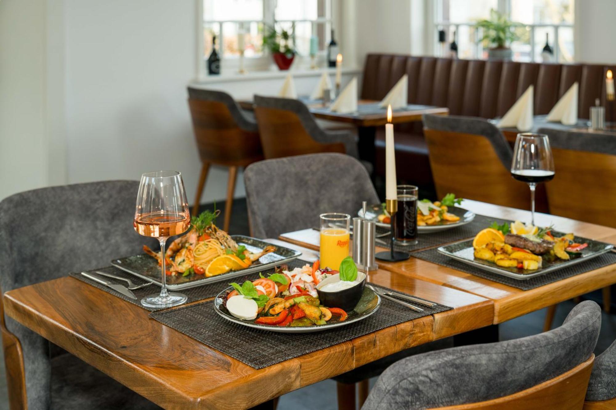 Roca Restaurant Und Hotel Bommersheim エクステリア 写真