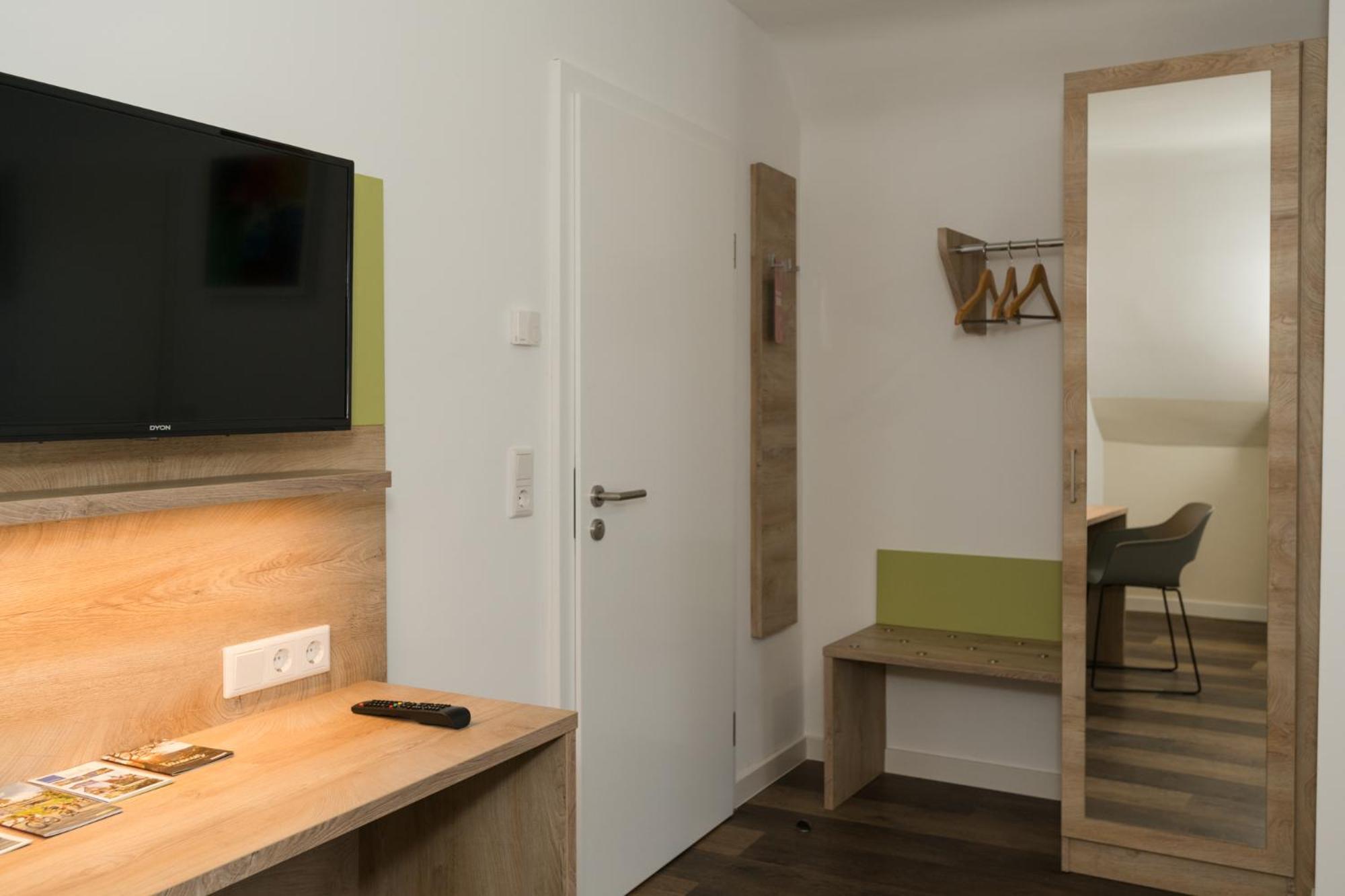 Roca Restaurant Und Hotel Bommersheim エクステリア 写真