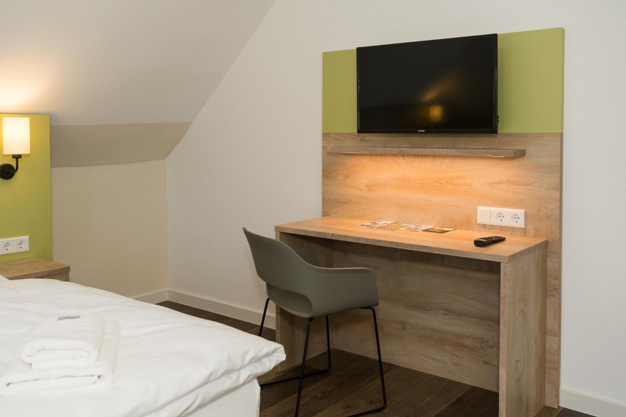 Roca Restaurant Und Hotel Bommersheim エクステリア 写真